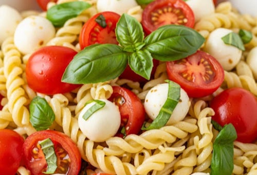 Nudelsalat mit Tomate-Mozzarella